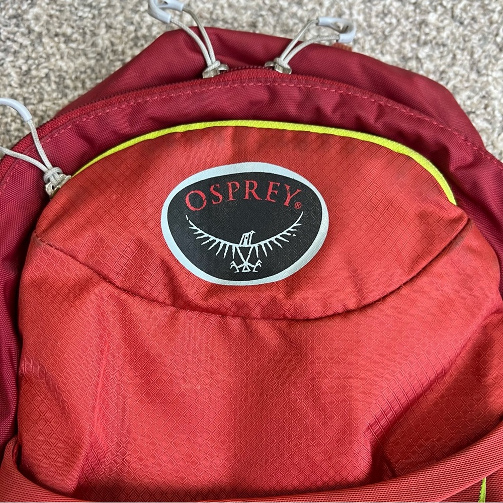 Osprey Jet 12 Youth Hiking Outdoor Camping Backpack Hydration Compatible Red - Picture 3 of 11